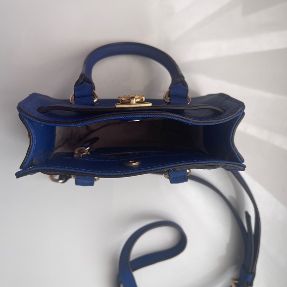 Michael Kors mini Hamilton lock cross body bag - Picture 2 of 5